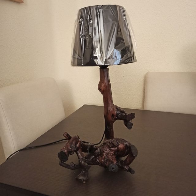 Lámpara artesana madera de parra