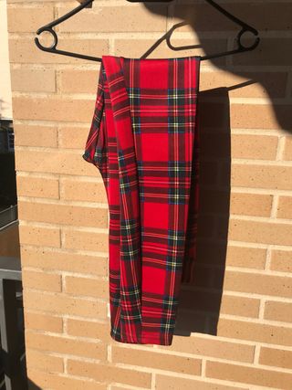 Leggins S cuadros escoceses a estrenar de segunda mano por 25 EUR en Haro  en WALLAPOP