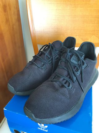 Zapatillas ADIDAS TUBULAR SHADOW\\/Talla 44 2\\/3 de segunda mano por 10 EUR  en Molino de La Hoz en WALLAPOP