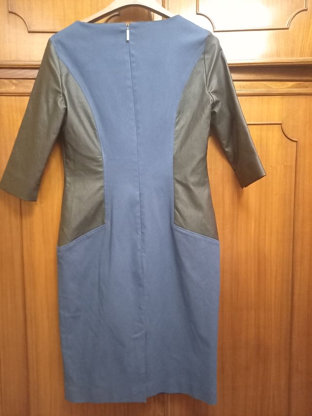 abito longuette nero e blu a mezze maniche