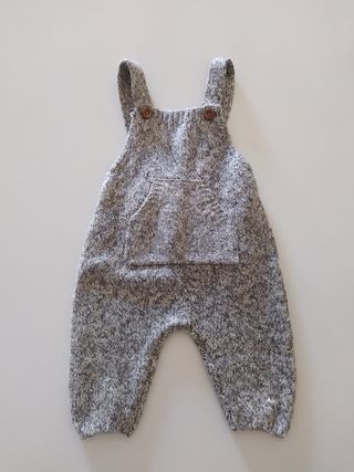 Peto de bebé de Zara de segunda mano por 12 EUR en Madrid en WALLAPOP