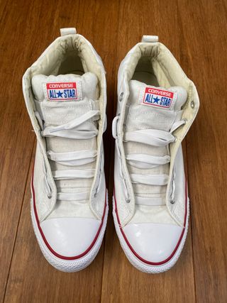 Zapatillas altas (bota) Converse como nuevas de segunda mano por 25 EUR en  Zaragoza en WALLAPOP