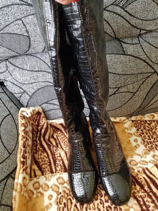 Botas negras charol Marypaz de segunda mano por 4 EUR en Os Coiñas en  WALLAPOP