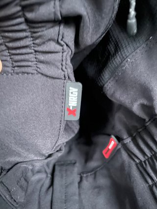 Pantalón técnico de montaña Grifone de segunda mano por 40 EUR en Badajoz  en WALLAPOP