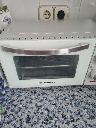 Horno pequeño como nuevo de segunda mano por 30 EUR en Santander en WALLAPOP