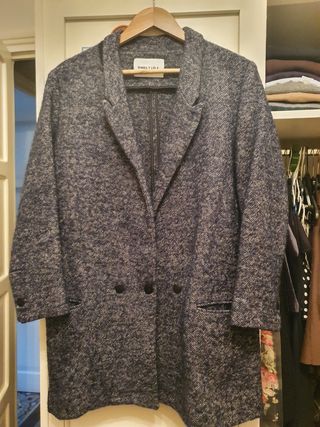Abrigo azul marino Bimba y Lola de segunda mano por 25 EUR en A Coruña en  WALLAPOP