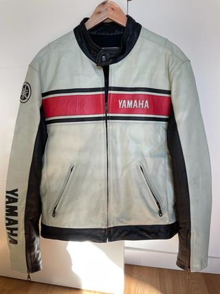 Cazadora cuero moto de segunda mano en Leganés en WALLAPOP