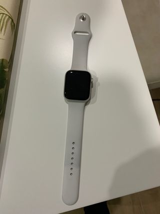 Apple Watch SE 44MM GPS de segunda mano por 240 EUR en Castilleja de la  Cuesta en WALLAPOP