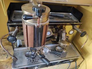 Vendo cafetera profesional de segunda mano por 260 EUR en Quintanar de la  Orden en WALLAPOP