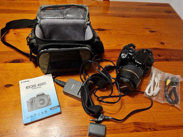 Cámara reflex Canon EOS 400D con 2 objetivos.