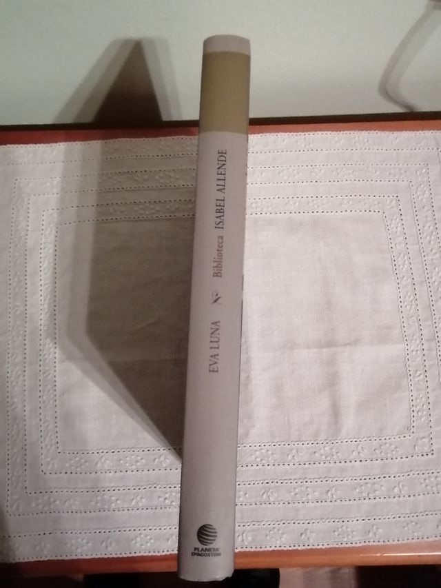 EVA LUNA, ISABEL ALLENDE