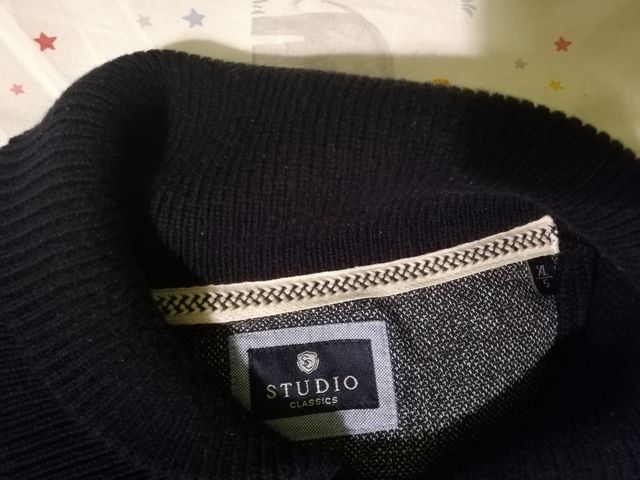 Camisola azul marinho