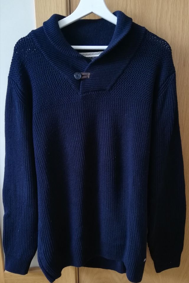 Camisola azul marinho