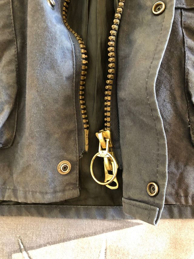 Chaqueta encerada azul oscuro de Urban Outfitters