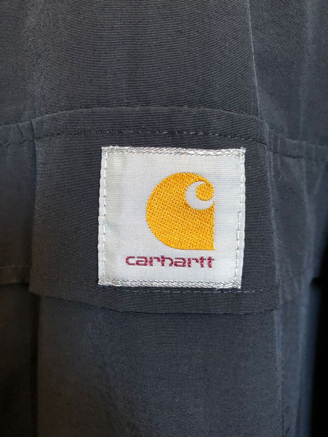Abrigo Carhartt negro