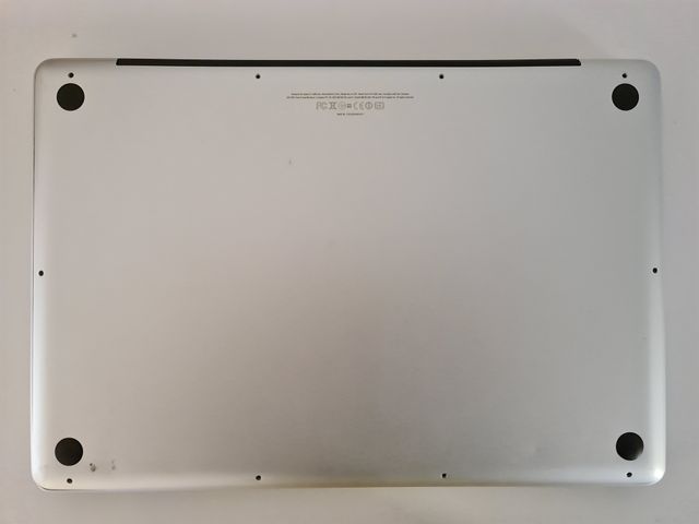 Apple MacBook Pro 8,3 A1297 i7 2,4 17 Princip 2011