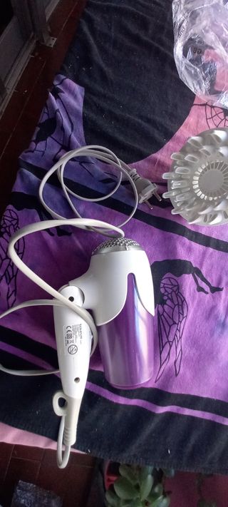 Secador Taurus Studio 2000 ionic de segunda mano por 3 EUR en Fuenlabrada  en WALLAPOP