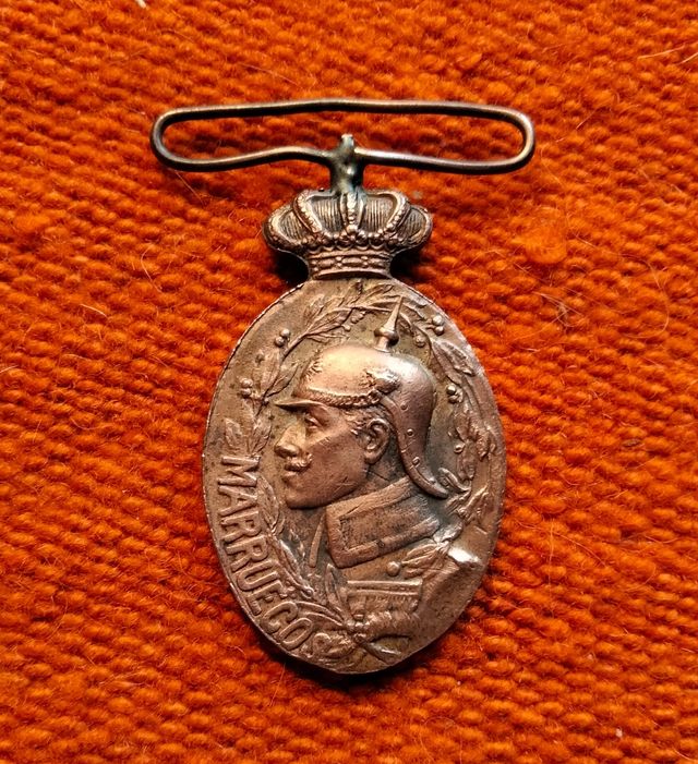 Medalla antigua de Alfonso XIII