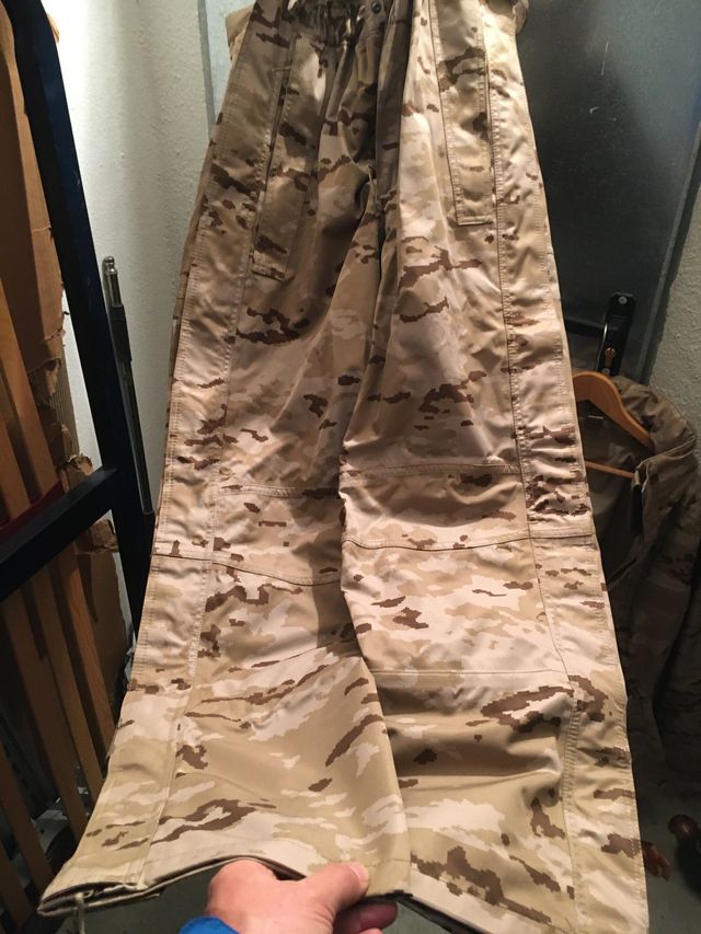 Traje del ejercito español modelo otan