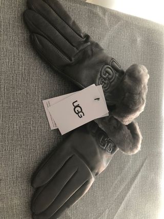 Guantes UGG de segunda mano en WALLAPOP