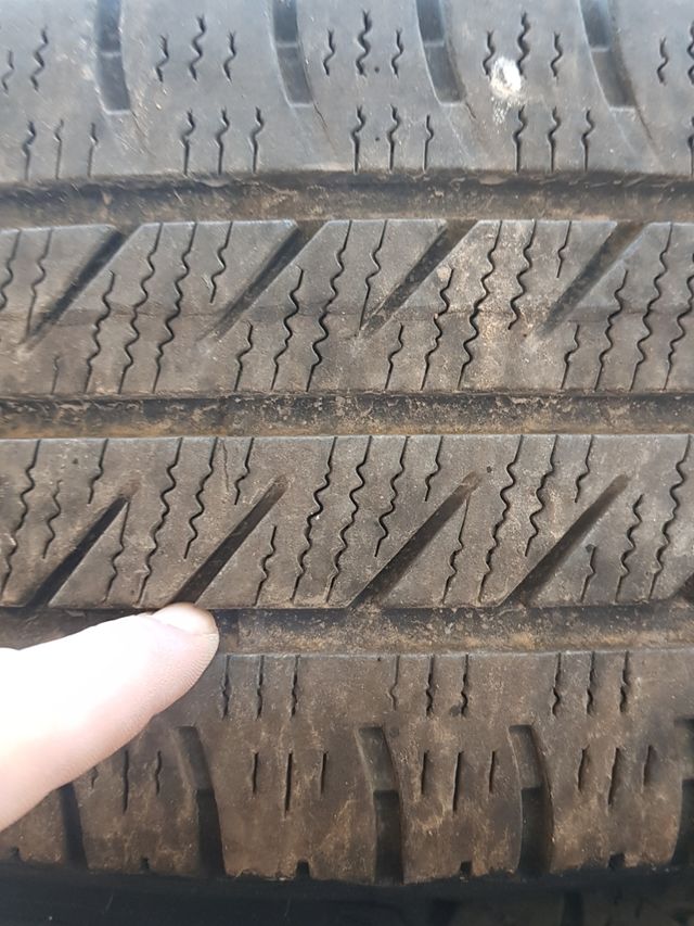 4 ruedas Volkswagen transporter 205/65/16 107/105T