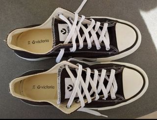 Zapatillas Victoria tipo converse de segunda mano por 15 EUR en Ibi en  WALLAPOP