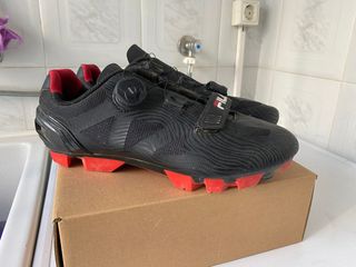 Se vende zapatillas ciclismo fila 42 de segunda mano por 35 EUR en  Pozoblanco en WALLAPOP