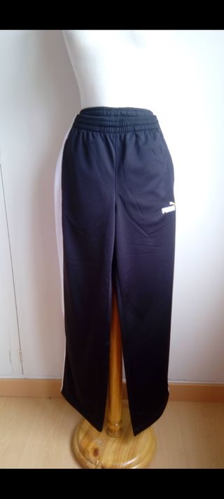 Chándal pantalón Puma negro, nuevo de segunda mano por 15 EUR en Terrassa  en WALLAPOP