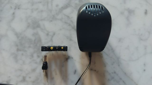 Altavoz portátil + Adaptador AC