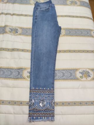 Pantalones vaqueros de mujer talla 38 de segunda mano por 12 EUR en  Albacete en WALLAPOP
