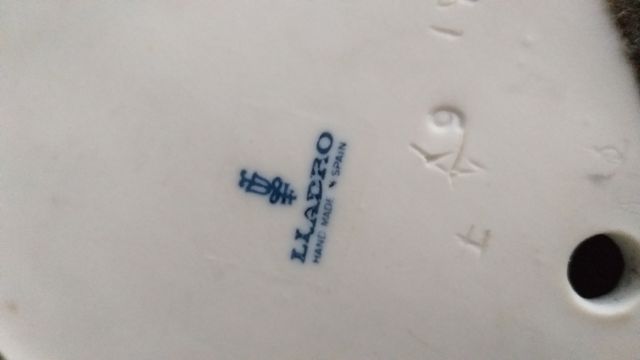 LLADRÓ CAMPESINA CON CERDITOS 