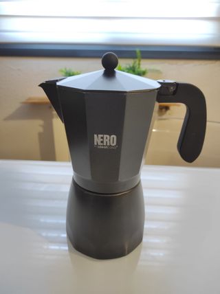 BASIC Cafetera clásica de aluminio
