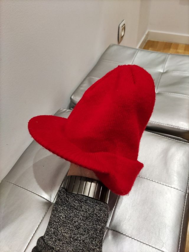se vende gorro con visera
