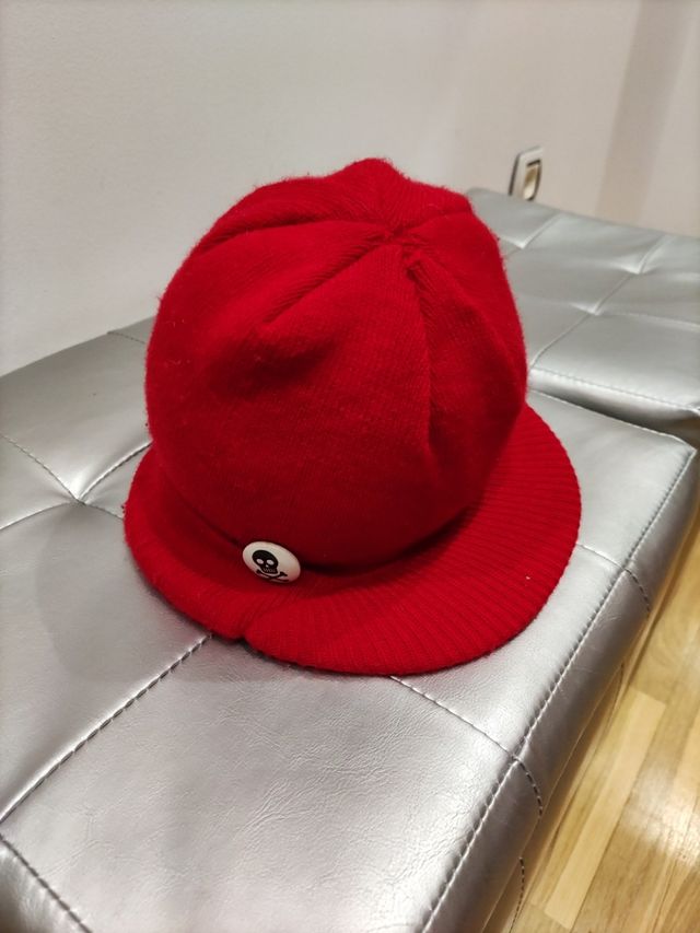 se vende gorro con visera