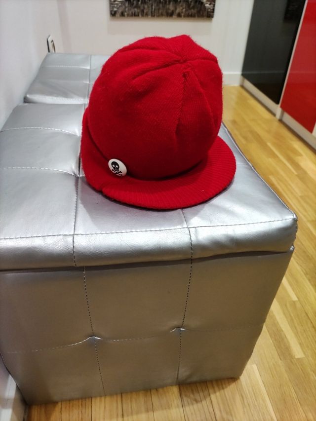 se vende gorro con visera