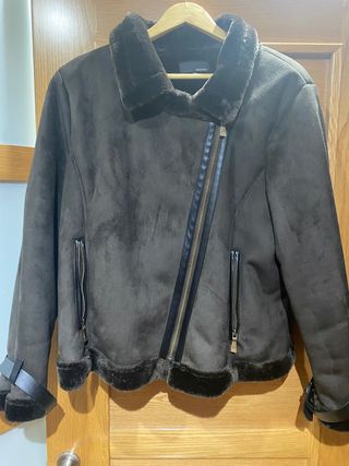 Chaqueta piel Couchel M de segunda mano por 35 EUR en Madrid en WALLAPOP