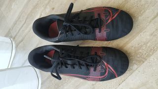 Botas futbol tacos mixtos 36 de segunda mano por 20 EUR en Terrassa en  WALLAPOP