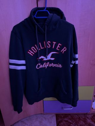 Sudadera Hollister Azul Marino Talla L de segunda mano por 25 EUR en El  Pont de Vilomara i Rocafort en WALLAPOP