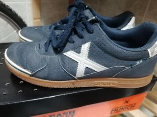 Zapatillas Munich talla 40 de segunda mano por 12 EUR en Paiporta en  WALLAPOP