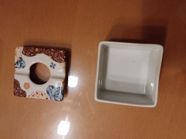 Cenicero cerámica Antoni Gaudi nuevo