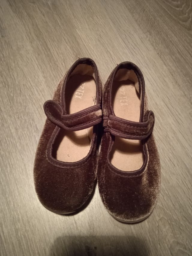 Zapatos merceditas T27