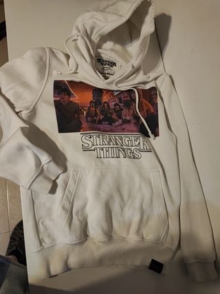 Sudadera Stranger Things Pull\u0026amp;Bear T.XS de segunda mano por 1 EUR en  Hostalric en WALLAPOP