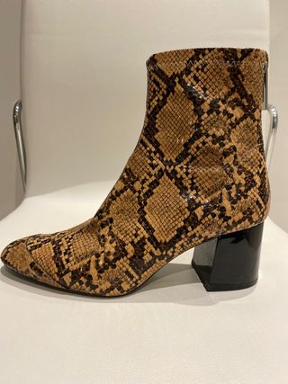Botín Serpiente ZARA - Talla 36 de segunda mano por 27,99 EUR en Zaragoza  en WALLAPOP