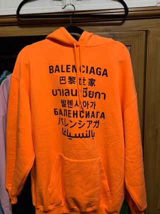 Sudadera Balenciaga de segunda mano por 400 EUR en Leganés en WALLAPOP