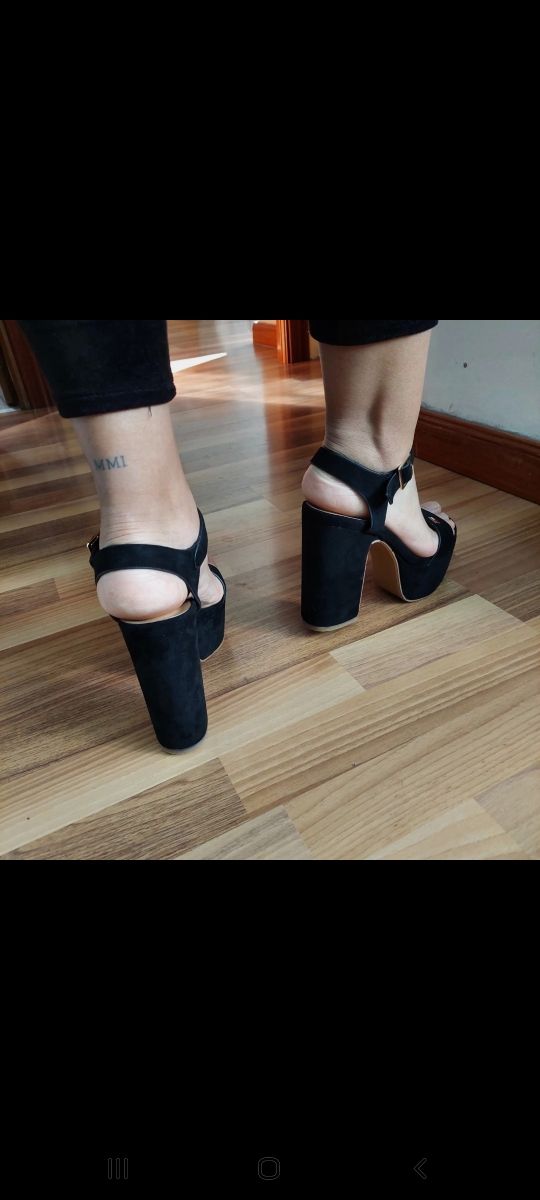 Tacones Negros