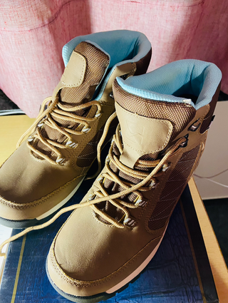 Zapatos Montaña Lidl para Mujer 40 de segunda mano por 10 EUR en La Pineda  en WALLAPOP