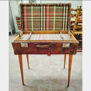 Mesa maleta de piel