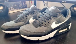 NIKE AIR MAX 90 (POCO USO) TALLA 44 de segunda mano por 50 EUR en Playa del  Ingles en WALLAPOP