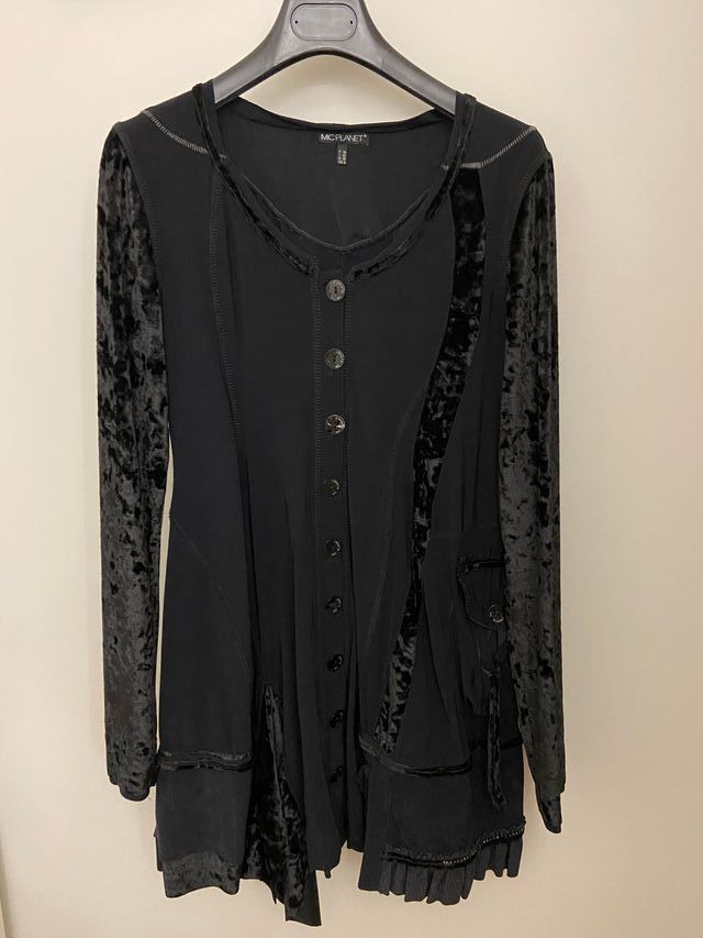 Vestido de la marca MCPlanet, color negro T38