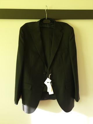 Traje Hombre Dustin Azul Marino de segunda mano por 30 EUR en Dosrius en  WALLAPOP